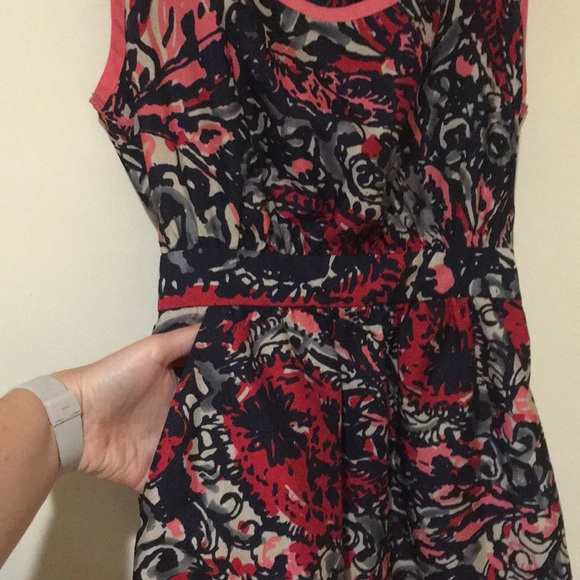 Sleeveless dress - Picture 2 of 5